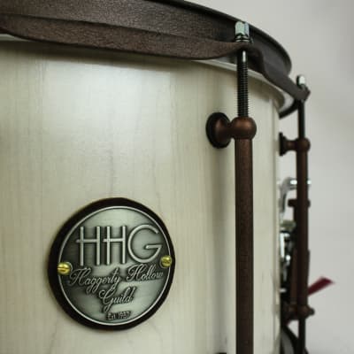 HHG Drums 14x8 Maple Stave Snare, Antique White Pearl Lacquer imagen 3