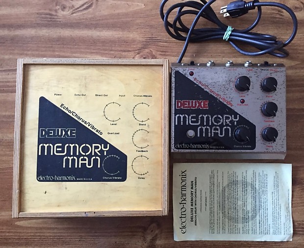 Vintage Electro-Harmonix Deluxe Memory Man w/ wooden box