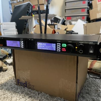 Shure AXT400 Axient Wireless Microphone Receiver 470-698 MHz AXT UR1 UR2 AXT200 image 2