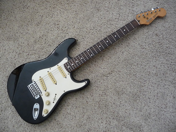 Squier by Fender STG36F BLACK アーム有り Squier by Fender STG36F BLACK アーム有り