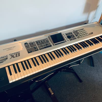 Roland Fantom-X8 Fully Weighted 88-Key Workstation Keyboard