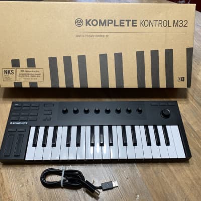 Native Instruments Komplete Kontrol M32 | Reverb Canada