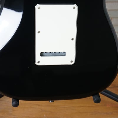 Fender Player Stratocaster Left-Handed with Pau Ferro Fretboard - Black image 8