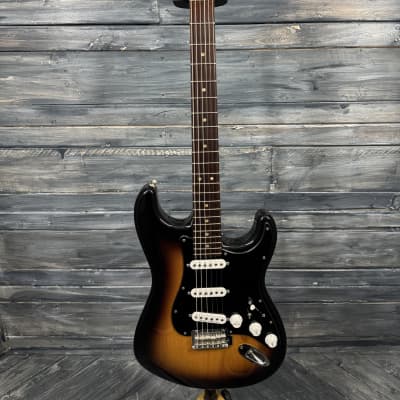 Fender Deluxe Stratocaster 2017 - 2019 | Reverb