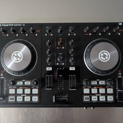 Native Instruments Traktor Kontrol S2 Mk1 DJ ControlleR