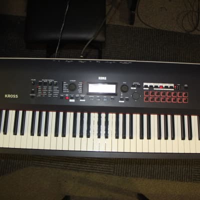 Korg KROSS 2-88 Synthesizer (Carle Place, NY) (TOP PICK)