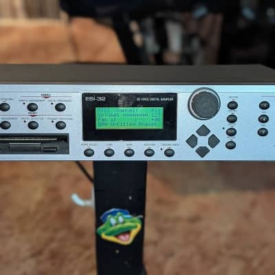 E-MU Systems ESI-32 Digital Sampler
