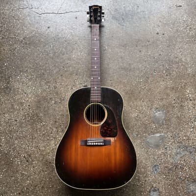 Gibson J-45 1950 Vintage Acoustic Guitar - Sunburst image 2