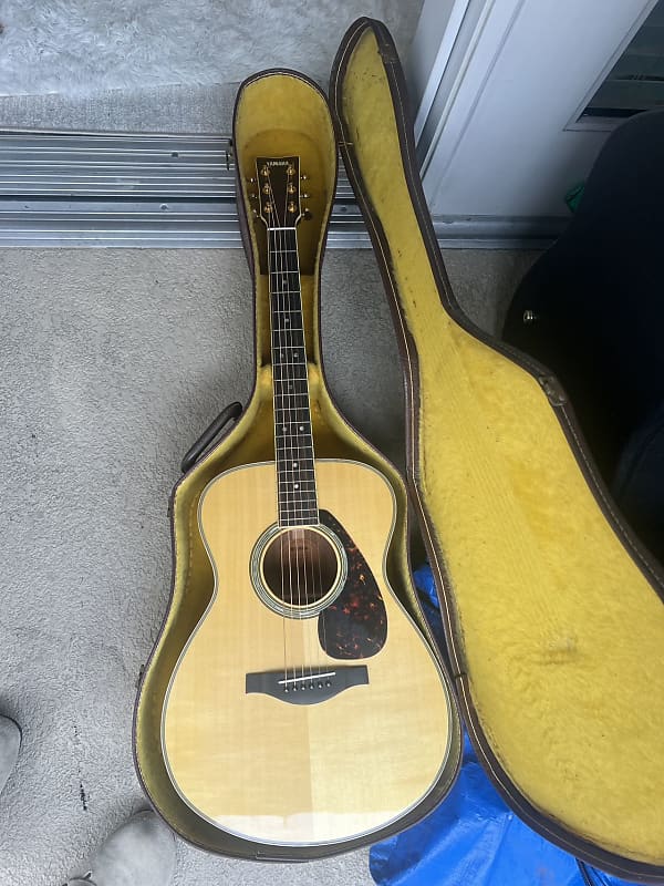 Yamaha LS16M Acoustic Guitar Natural
