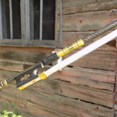 Violin Bow Braided Carbon/Gold, 4/4 size, High Quality Bow, Fleur de lys Inlay sold by Crow Creek Fiddles image 11