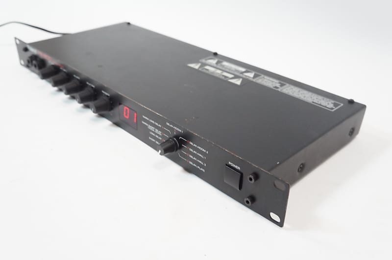 Roland RE-800 Digital Echo Vintage Echo Delay Reverb