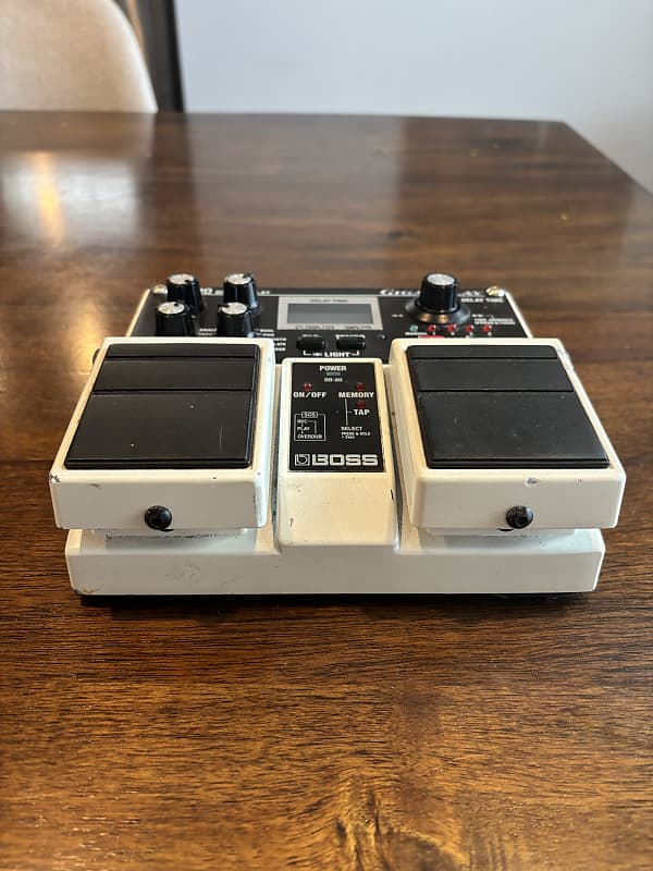 Boss DD-20 Giga Delay | Reverb