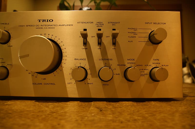 TRIO (KENWOOD) KA-8300 INTEGRATED AMPLIFIER OUTSTANDING PERFORMER