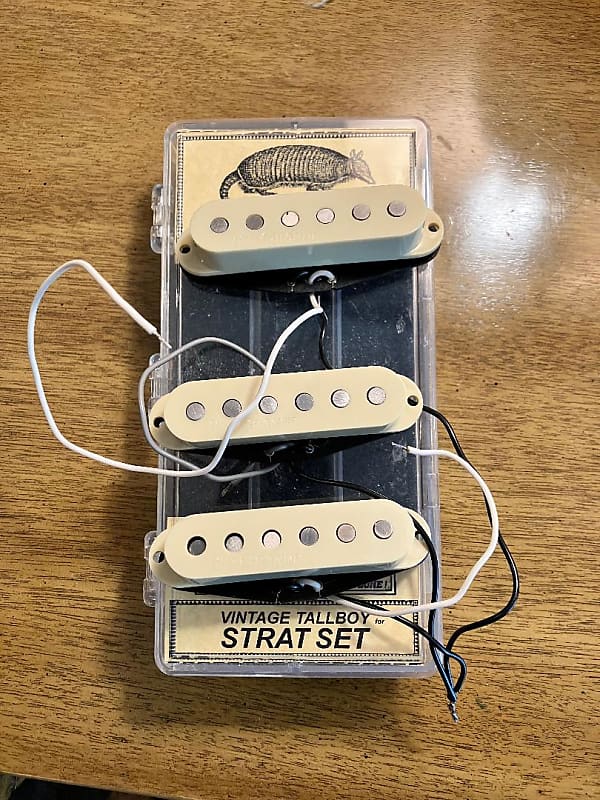 Rio Grande Vintage Tallboy Stratocaster Pickup Set--Vintage White Covers