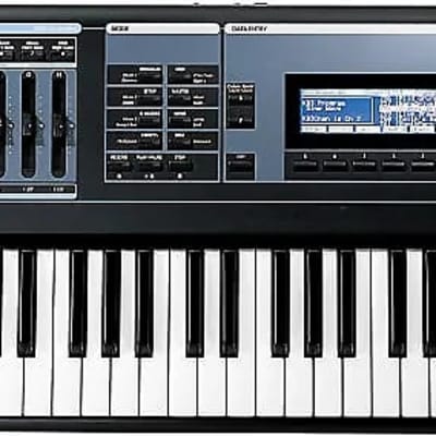 Kurzweil K2661 Synthesizer
