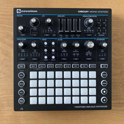 Novation Circuit Mono Station Paraphonic Synthesizer 2017 - 2021 - Black