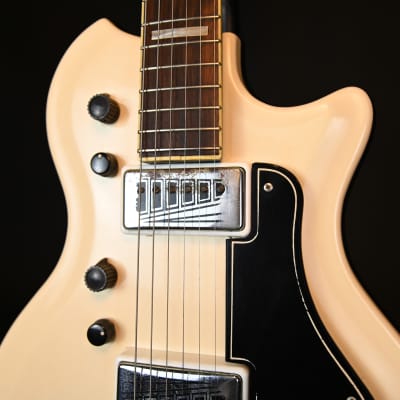 1965 - 1966 Supro Martinique Dual Tone Res-O-Glass Electric Guitar image 15