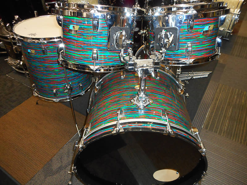 Ludwig Classic Maple Limited Edition Psychedelic Red 4 pc shell pack