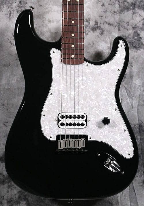 Fender - Limited Edition Tom Delonge Stratocaster® image 1