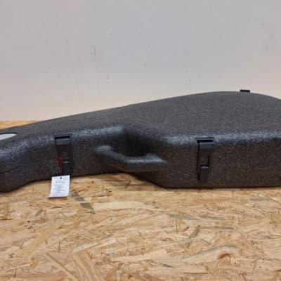 TRIC 28290 Folk / Classic case 2015- - Black image 2