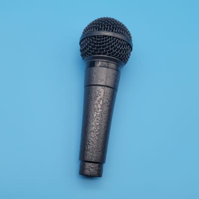 The Immensely Popular Shure MV7 Microphone is now Available in a New  Limited-Edition Color on  - Shure USA
