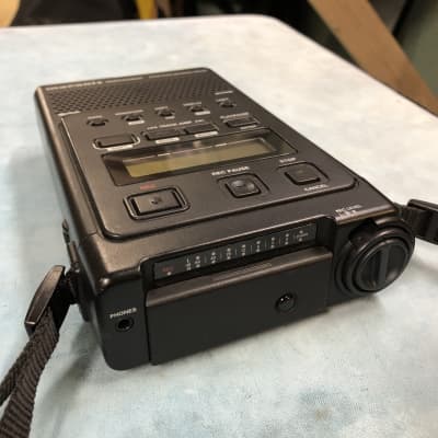 Marantz PMD660 Solid State Portable Recorder w/ CF Card image 3