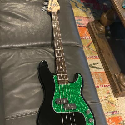 Squier mini p bass best sale pickguard