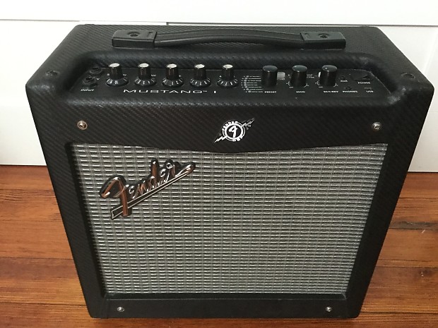 Fender deals mustang vi