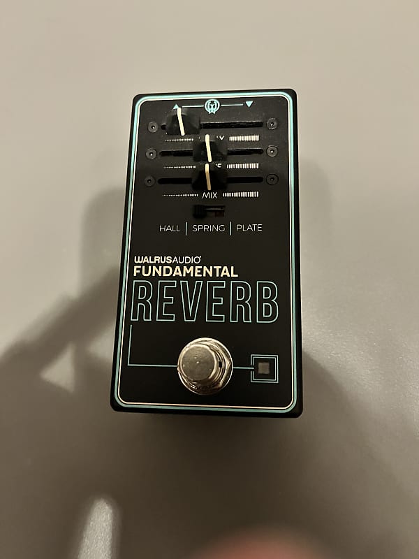 Walrus Audio Fundamental Reverb