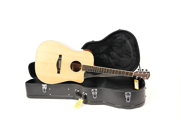 Eastman AC320CE Solid Top Acoustic Electric Guitar with Case s67085