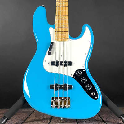 Fender Made in Japan Limited International Color Jazz Bass