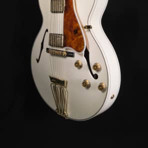 Gibson L4 10th Anniversary - Diamond White/Engraved Gold image 5