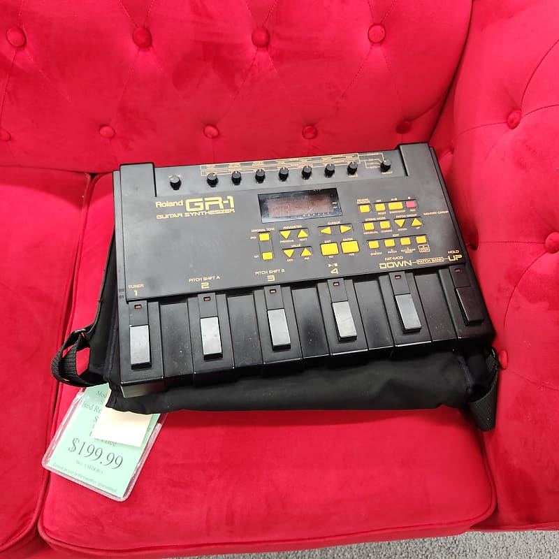 Roland ローランド GR-1 Guitar Synthesizer Roland GR-1 Guitar Synthesizer - What To Know & Where To Buy