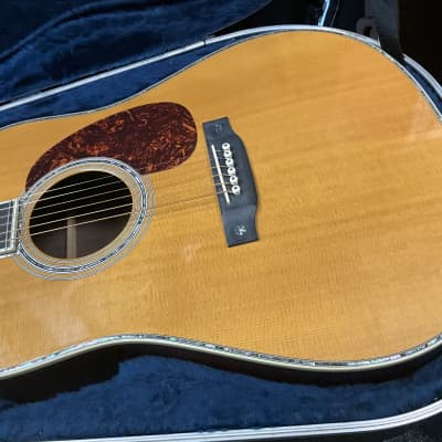 Martin D42 acoustic dreadnought guitar made in USA 2005 in mint condition with original hard case image 10