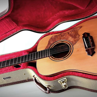 - Holy Grail - European Hand Made Acoustic Guitar Dreadghnout of Cedrus libani! Very Rare Exotic wood 1990/2000 - Natural - Martin & Taylor Similar image 11