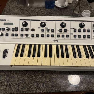 Moog Little Phatty Stage II - White