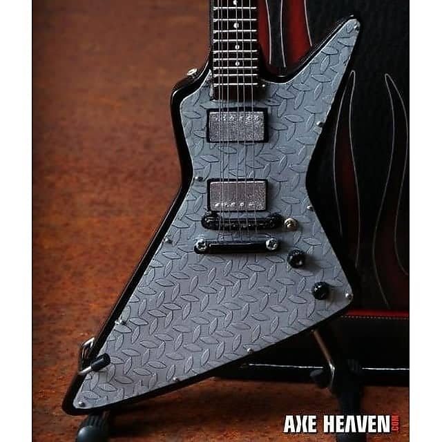 AXE HEAVEN Stranger Things Eddie's Guitar Mini Guitar Model