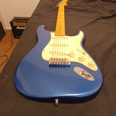 Fender American Ultra Stratocaster - Cobra Blue + Hard Shell Case image 8