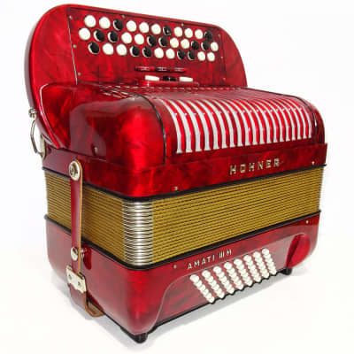 Close to New! Hohner Amati III M Lightweight 3 Row Small Button Accordion made in Germany 2148, incl Straps, Case, Wonderful sound! image 4