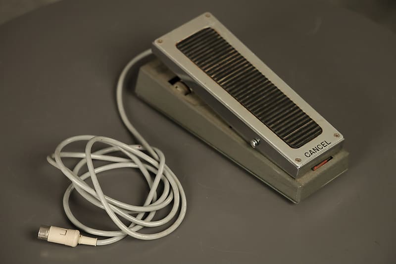ミ*グ様 ペダル　ジャンク品　Uni-Vibe？　shin-ei？ Shin-ei.com Effects Pedals