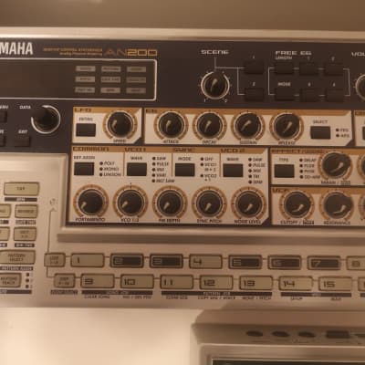 Yamaha AN200 Desktop Synthesizer 2001 - Silver