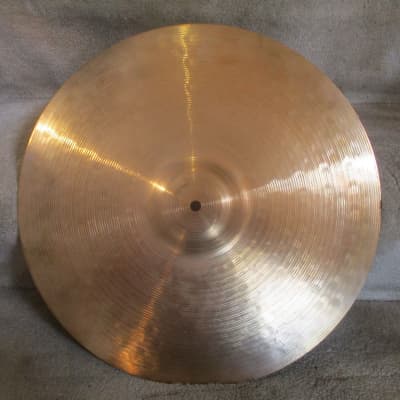 Zildjian ZBT 18 Inch Crash Cymbal, Medium Thin Weight - Excellent! image 1