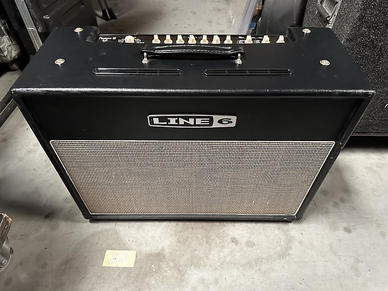 Line 6 Flextone III XL 150-Watt 2x12