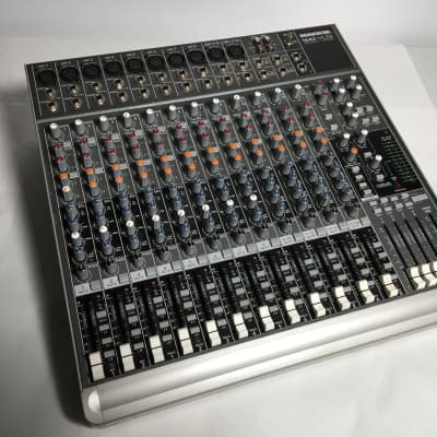 Mackie 1642-VLZ3 16-Channel Mic / Line Mixer