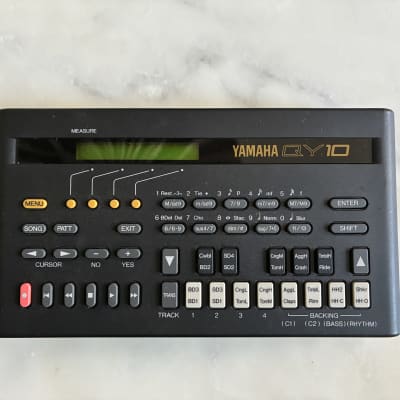 Yamaha QY10