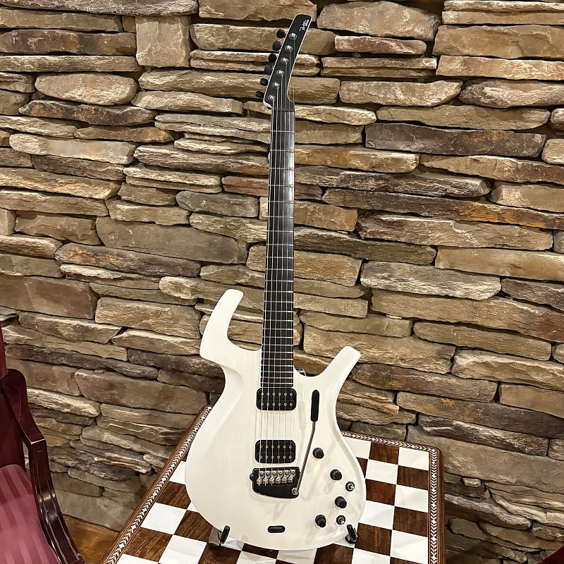 Parker Fly Deluxe Vibrato (1993 - 2002) | Reverb