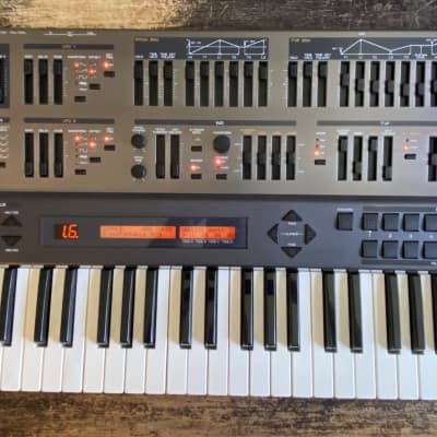 Roland JD-800 Synthesizer - No Red Glue -