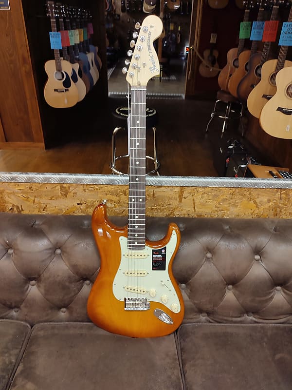 Fender American Performer Stratocaster Honey Burst