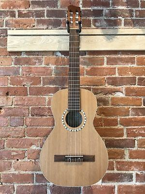 Art & Lutherie　ア―ト&ルシア―　 AMI NYLON CEDAR Art & Lutherie Ami Nylon Cedar Acoustic Electric Parlor