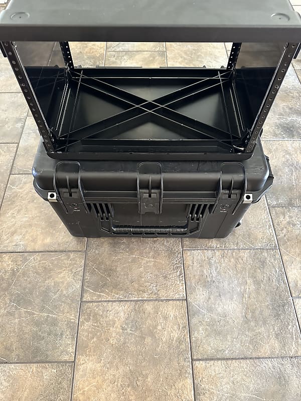 SKB 6U Flight Rack Flight Case | Reverb